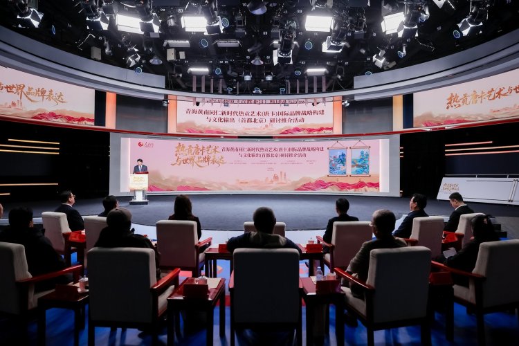 从文化力到品牌力 青海黄南同仁展现热贡唐卡艺术之美